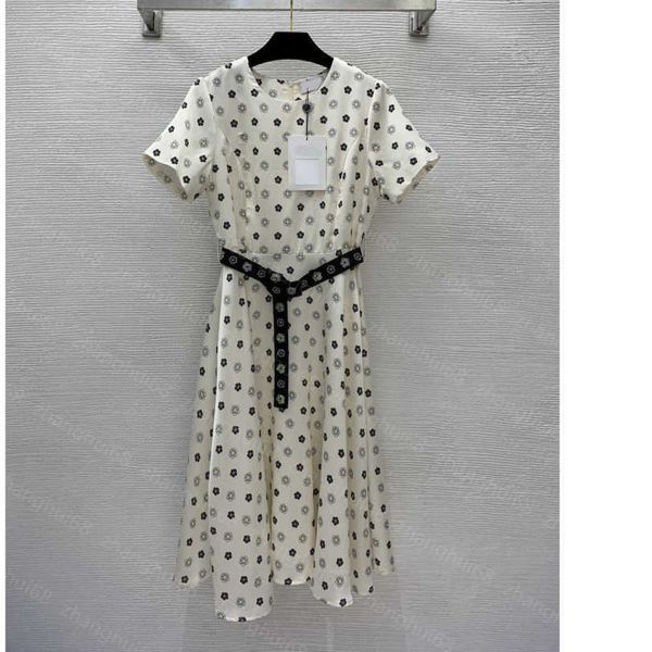23ss womens designer clothing summer dresses women dress camellia print waist tuck slimming short-sleeved dress with color diamond belt wome, Black;gray
23ss womens designer clothing summer dresses women dress camellia print waist tuck slimming short-sleeved dress with color diamond belt wome, Black;gray