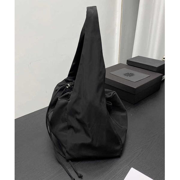 2020 new trend black nylon strap mouth crossbody bag street fashion women's one shoulder high capacity underarm backpack
2020 new trend black nylon strap mouth crossbody bag street fashion women's one shoulder high capacity underarm backpack