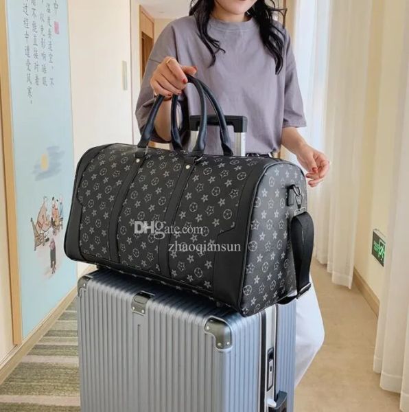 men duffle bag duffel bags luggage travelling bag women large capacity luggage bag baggage waterproof handbag casual travel bags
men duffle bag duffel bags luggage travelling bag women large capacity luggage bag baggage waterproof handbag casual travel bags