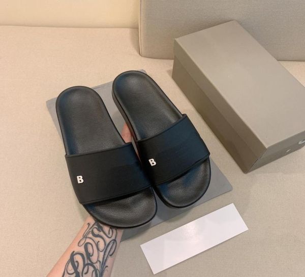 2021 paris sliders mens womens summer sandals beach slippers ladies flip flops loafers black outdoor home slides chaussures shoes 7311176
2021 paris sliders mens womens summer sandals beach slippers ladies flip flops loafers black outdoor home slides chaussures shoes 7311176