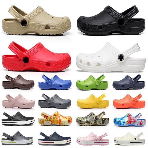 2023 rrocs clog designer sandals slippers slides croos classic men triple black white red khaki bule teal green waterproof shoes nursing mui
2023 rrocs clog designer sandals slippers slides croos classic men triple black white red khaki bule teal green waterproof shoes nursing mui