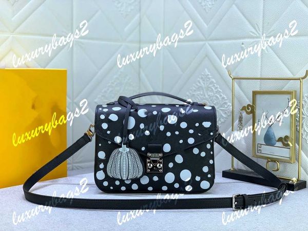 onthego shopping tote bag large totes bags designer women bag on the go speedy 25 bucket m40479 m40473 m40471 handbag crossbody luxurys purs
onthego shopping tote bag large totes bags designer women bag on the go speedy 25 bucket m40479 m40473 m40471 handbag crossbody luxurys purs