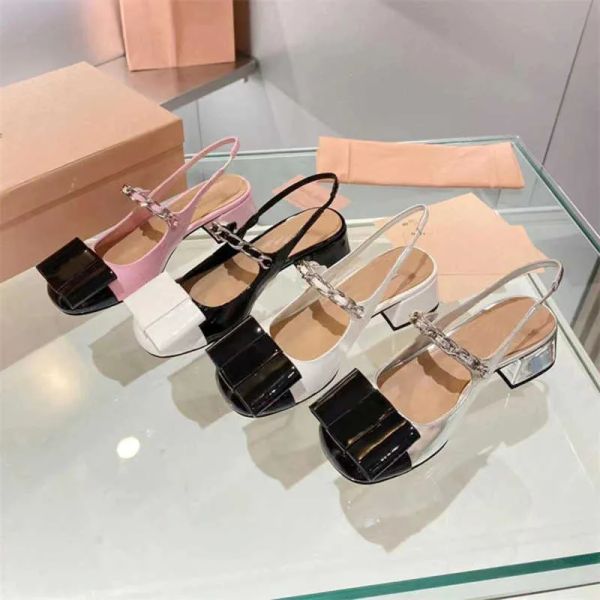 High version miu designer brand shoes women sandals fashion patent leather slippers Baotou 7cm high heels luxury flip-flops, White heel 4cm sandal
High version miu designer brand shoes women sandals fashion patent leather slippers Baotou 7cm high heels luxury flip-flops, White heel 4cm sandal