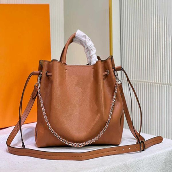 10a bag luxury designer totes leather bella tote perforation bags fashion classic handbags for women purse with pouch wallets
10a bag luxury designer totes leather bella tote perforation bags fashion classic handbags for women purse with pouch wallets