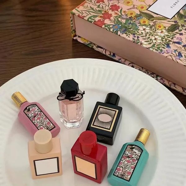 perfume set for designer women bloom flora sparay 5ml*6pcs suit 6 in 1 with box original semll fast ship
perfume set for designer women bloom flora sparay 5ml*6pcs suit 6 in 1 with box original semll fast ship