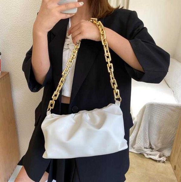 luxurys designer2022 bags saddle fashion women handbag trend leather crossbody bag womens handbags purses chain shoulder
luxurys designer2022 bags saddle fashion women handbag trend leather crossbody bag womens handbags purses chain shoulder