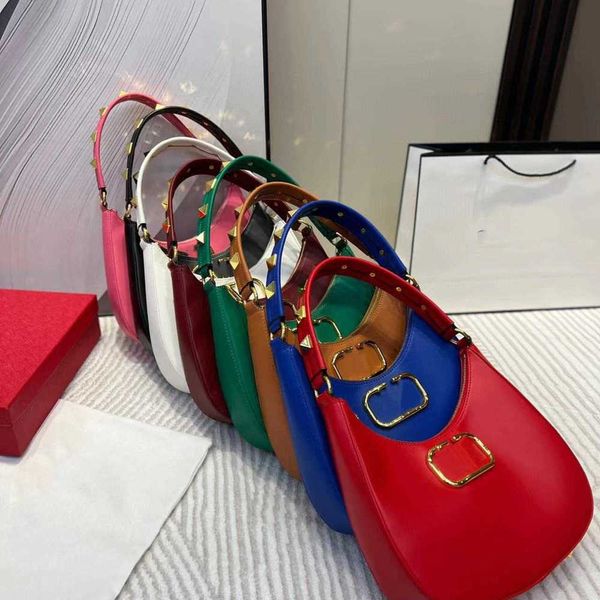 2022 new v crescent bag underarm bag rivet handbag fashion solid color simple shoulder bag female commuter 230519
2022 new v crescent bag underarm bag rivet handbag fashion solid color simple shoulder bag female commuter 230519