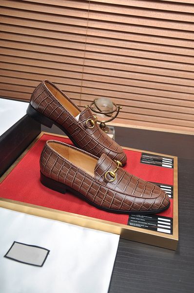 2023 men dress shoes business genuine leather brand brogue slip on flats male casual loafers breathable formal dress shoes size 38-45, Black
2023 men dress shoes business genuine leather brand brogue slip on flats male casual loafers breathable formal dress shoes size 38-45, Black