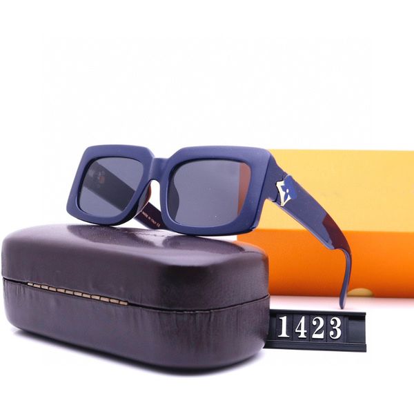 new board men's and women's frames, fashionable sunglasses, personalized box sunglasses, glasses 1423, White;black
new board men's and women's frames, fashionable sunglasses, personalized box sunglasses, glasses 1423, White;black