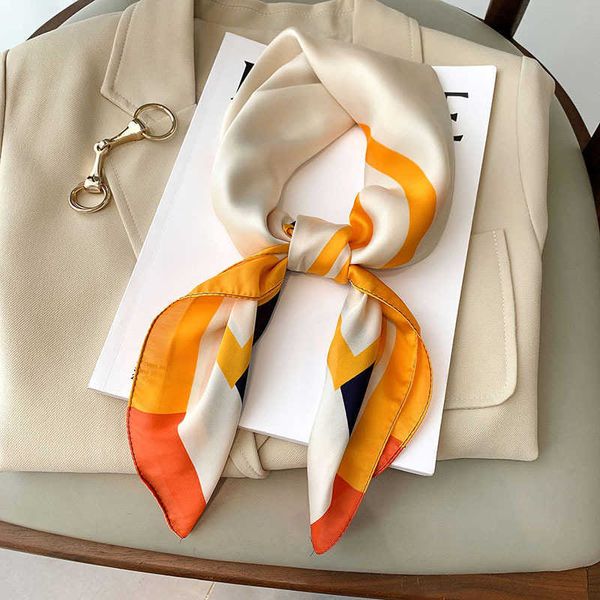 2021 female 70x70cm silk scarves luxury stripe print kerchief fashion new dustproof shawls autumn popular sunscreen square towel g220513, Blue;gray
2021 female 70x70cm silk scarves luxury stripe print kerchief fashion new dustproof shawls autumn popular sunscreen square towel g220513, Blue;gray