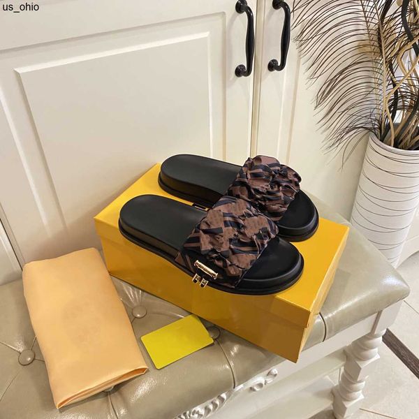 slippers designer shoes women slippers feel sandals letter printing loafers brown satin sandal silk rubber shoes flat platform slipper scarf, Black
slippers designer shoes women slippers feel sandals letter printing loafers brown satin sandal silk rubber shoes flat platform slipper scarf, Black