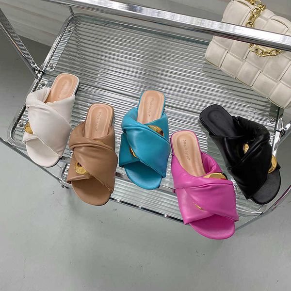 2022 summer show version net red same metal button flat sandals comfortable wear bread slippers, Black
2022 summer show version net red same metal button flat sandals comfortable wear bread slippers, Black