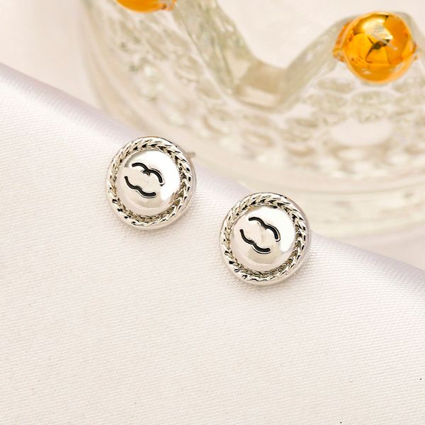 luxury brand designers double letters stud clip chain round gold plated stainless steel geometric famous women crystal rhinestone earring we, Golden;silver
luxury brand designers double letters stud clip chain round gold plated stainless steel geometric famous women crystal rhinestone earring we, Golden;silver
