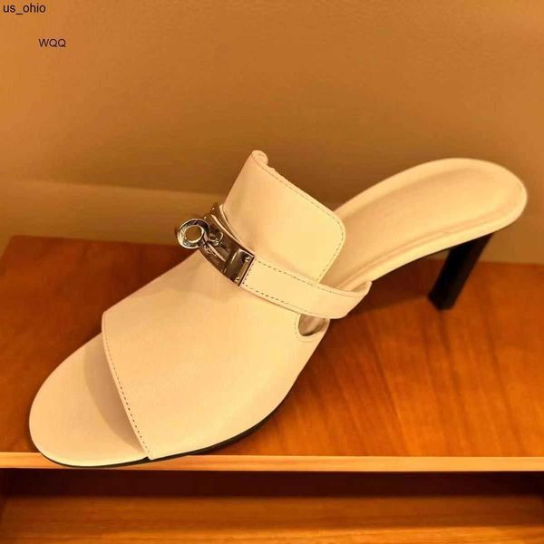 slippers home shoes luxury h erms sandals slippers high end high heels shoes in the counter summer straight highend fashionqq with j230520, Black
slippers home shoes luxury h erms sandals slippers high end high heels shoes in the counter summer straight highend fashionqq with j230520, Black