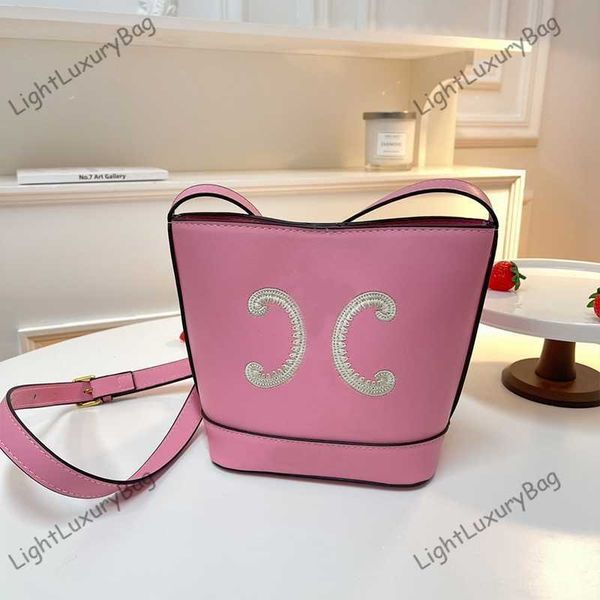 5a bucket bag for women designer large capacity crossbody luxurys handbags fashion shopping handbag totes pink shoulder purses 230518
5a bucket bag for women designer large capacity crossbody luxurys handbags fashion shopping handbag totes pink shoulder purses 230518