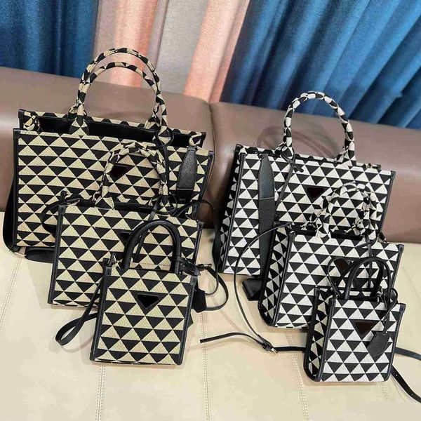 3 sizes designer bag women luxurys handbag triangular embroidery shopping shoulder bags crossbody commuter handbag shopper lady crossbody ba
3 sizes designer bag women luxurys handbag triangular embroidery shopping shoulder bags crossbody commuter handbag shopper lady crossbody ba