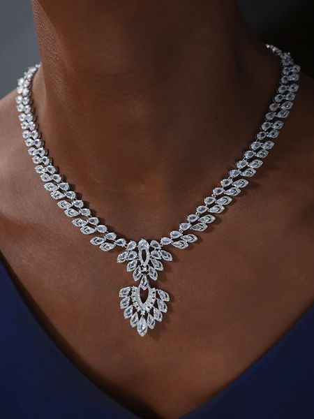 wedding jewelry sets shiny cubic zirconia cz necklace and earrings luxury feather design european bridal set dinner accessories 230519, Slivery;golden
wedding jewelry sets shiny cubic zirconia cz necklace and earrings luxury feather design european bridal set dinner accessories 230519, Slivery;golden