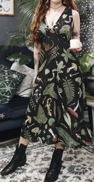 women's wear mori slim sleeveless low cut dress long skirt, White
women's wear mori slim sleeveless low cut dress long skirt, White