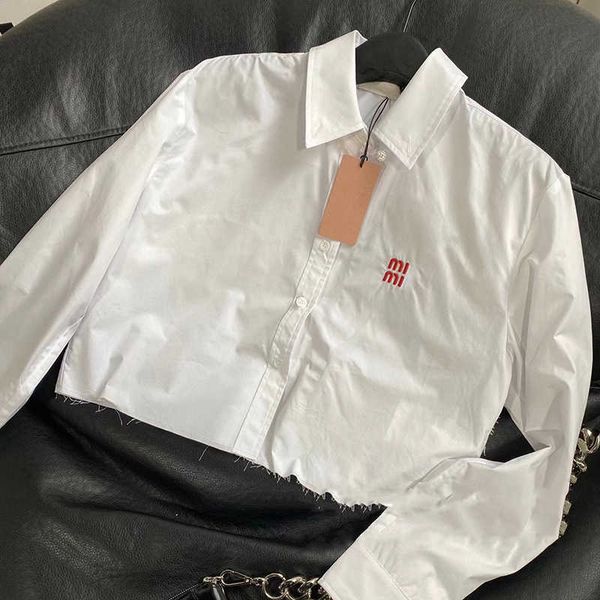 2023 summer new workwear style embroidery letter decoration versatile slim lapel short white shirt for women
2023 summer new workwear style embroidery letter decoration versatile slim lapel short white shirt for women