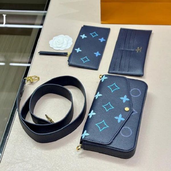 women mini crossbody bags luxurys designers wallet handbag classic fiower golden chain bag genuine leather messenger wallets purse card hold
women mini crossbody bags luxurys designers wallet handbag classic fiower golden chain bag genuine leather messenger wallets purse card hold
