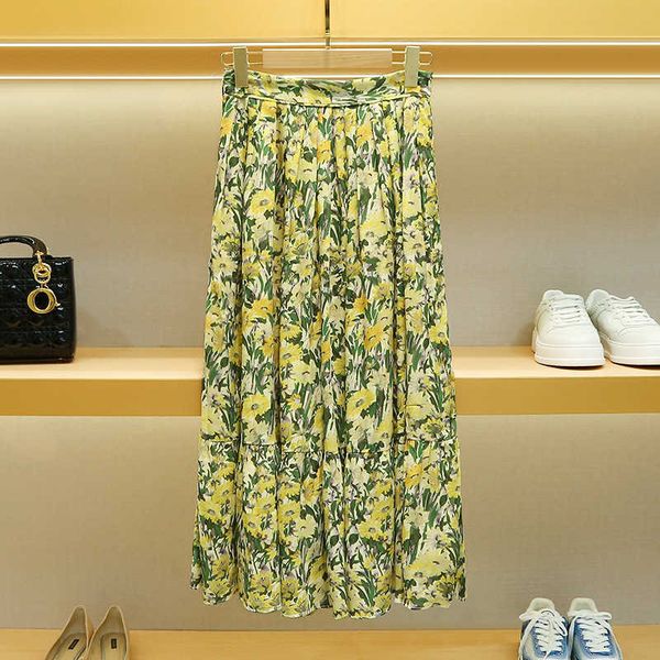 halfskirt early spring 2023 women's new little daisy fragmented mulberry silk high waist a-line skirt for women, Black
halfskirt early spring 2023 women's new little daisy fragmented mulberry silk high waist a-line skirt for women, Black