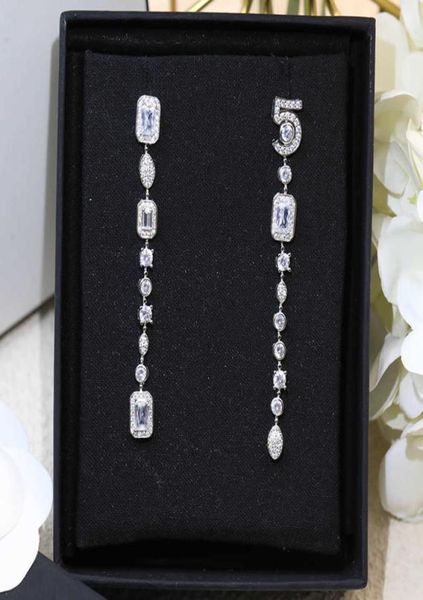 graceful elegant tassels asymmetry no 5 earrings women shiny delicate fairy temperament luxurious anti allergy ear acupuncture9506507, Golden
graceful elegant tassels asymmetry no 5 earrings women shiny delicate fairy temperament luxurious anti allergy ear acupuncture9506507, Golden
