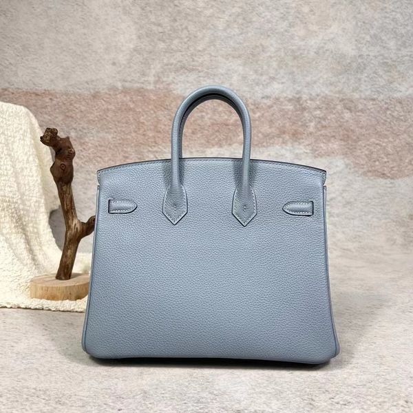 totes luxury designer shoulder bag small bags woman handbag fashion leather designers bag wallet simple very good
totes luxury designer shoulder bag small bags woman handbag fashion leather designers bag wallet simple very good