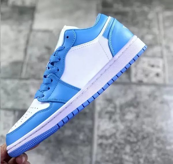 2023 1 low university blue white men womens basketball shoes 1s varsity red summit blackoutdoor sneakers s size 5.5-12us newest
2023 1 low university blue white men womens basketball shoes 1s varsity red summit blackoutdoor sneakers s size 5.5-12us newest