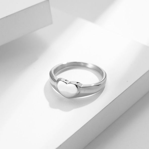 stainless steel heart-shaped love women's ring titanium steel japanese and korean fashion ladies ring simple and versatile girls finger, Silver
stainless steel heart-shaped love women's ring titanium steel japanese and korean fashion ladies ring simple and versatile girls finger, Silver