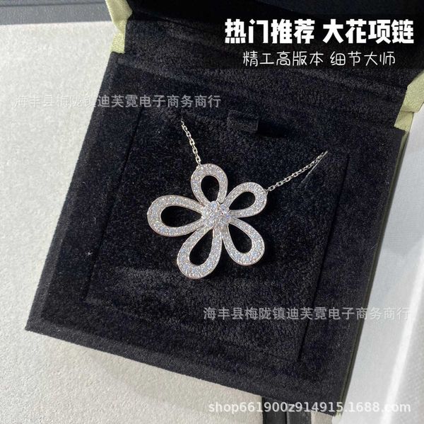 fanjia big flower necklace high edition honda camellia pendant full of diamond four leaf grass same style sweater collar chain, Silver
fanjia big flower necklace high edition honda camellia pendant full of diamond four leaf grass same style sweater collar chain, Silver