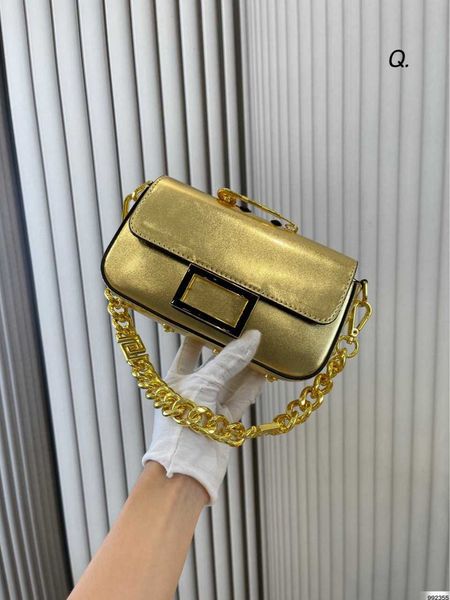 22 autumn and winter new f pin flip small square bag french stick bag chain handbag one shoulder messenger bag armpit bag female 230519
22 autumn and winter new f pin flip small square bag french stick bag chain handbag one shoulder messenger bag armpit bag female 230519