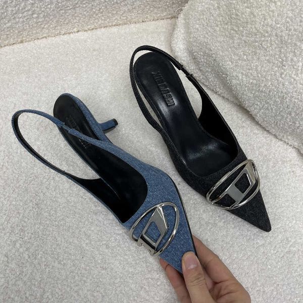 sandals spring new woman slingback shoes fashion matal buckle ladies elegant med heel pointed toe slip on sandal mules 230417, Black
sandals spring new woman slingback shoes fashion matal buckle ladies elegant med heel pointed toe slip on sandal mules 230417, Black