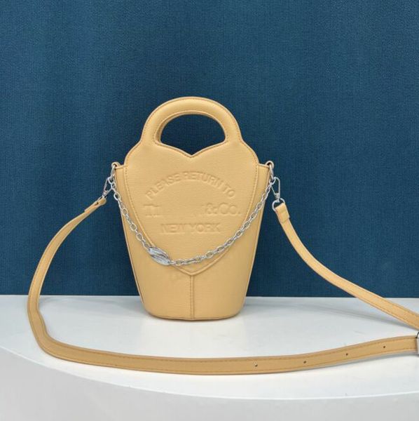 multicolor tifffanys bag bucket bag women one shoulder crossbody bag designer bag handbag litchi grain chain decoration tote luxury shopping, Black;red
multicolor tifffanys bag bucket bag women one shoulder crossbody bag designer bag handbag litchi grain chain decoration tote luxury shopping, Black;red