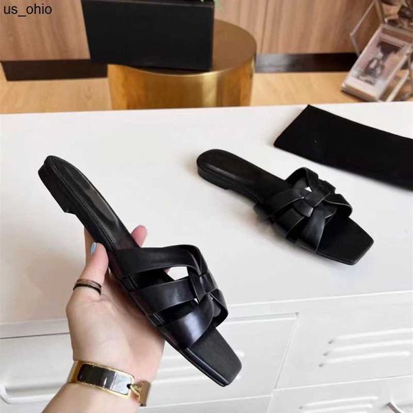 slippers ladies summer new slippers leather fashion wild flat heel strap combination patent leather sandals temperament flip flops 3543 yard, Black
slippers ladies summer new slippers leather fashion wild flat heel strap combination patent leather sandals temperament flip flops 3543 yard, Black