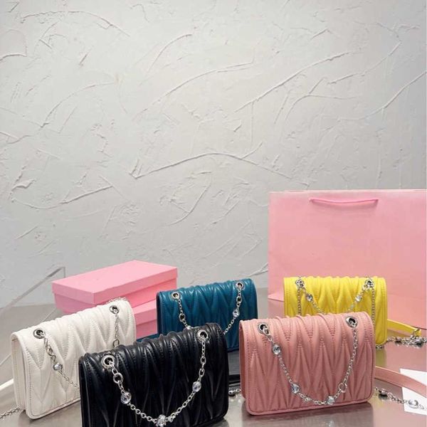 autumn and winter 2022 new mini chain pleated small square bag mobile bag mini rhinestone tofu bag one shoulder oblique span bag 230519
autumn and winter 2022 new mini chain pleated small square bag mobile bag mini rhinestone tofu bag one shoulder oblique span bag 230519
