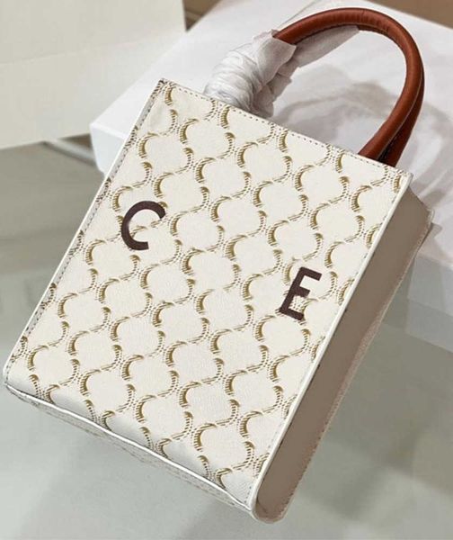 mini canvas totes bag patchwork shop handbag split crossbody bags genuine leather thread letter triomphe printing detachable belts
mini canvas totes bag patchwork shop handbag split crossbody bags genuine leather thread letter triomphe printing detachable belts