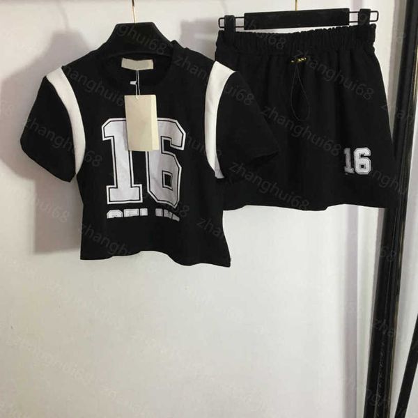 23ss skirt set womens designer clothing number 16 letter printed short sleeve t-shirt elastic waist casual short half skirt sets womens clot, White
23ss skirt set womens designer clothing number 16 letter printed short sleeve t-shirt elastic waist casual short half skirt sets womens clot, White