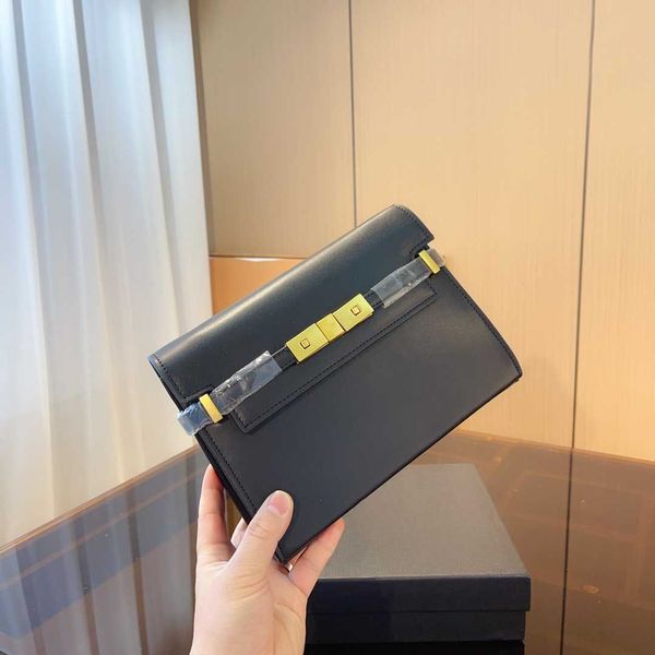 designer bag shoulder bag leather manhattan lady armpit crocodile pattern retro commuter postman baguette avohg
designer bag shoulder bag leather manhattan lady armpit crocodile pattern retro commuter postman baguette avohg