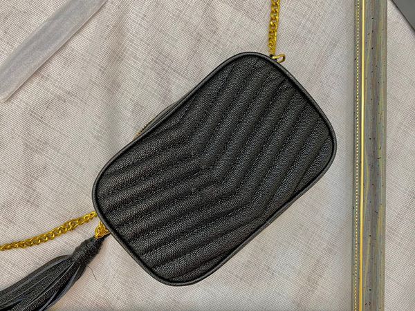 fashionable tassel genuine leather shoulder bag for women large capacity camera bag with stripe design luxury chain shoulder strap zipper op
fashionable tassel genuine leather shoulder bag for women large capacity camera bag with stripe design luxury chain shoulder strap zipper op