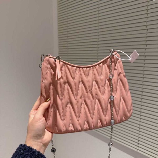 autumn/winter 22 mini chain pleated bag portable rhinestone underarm moon package one shoulder oblique span female 230519
autumn/winter 22 mini chain pleated bag portable rhinestone underarm moon package one shoulder oblique span female 230519