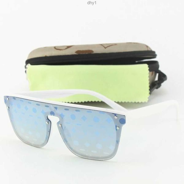 new square fashion sunglasses for men women black frame silver mirror flower letter lens driving brand sun glasses outdoor sports eyewear wi, White;black
new square fashion sunglasses for men women black frame silver mirror flower letter lens driving brand sun glasses outdoor sports eyewear wi, White;black
