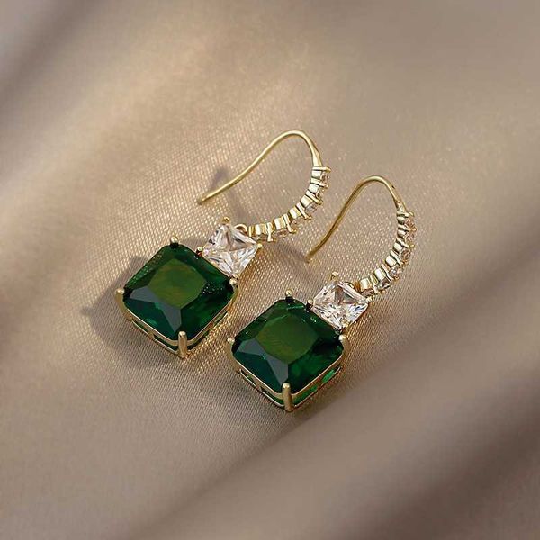 charm luxury green crystal drop earrings for women classic geometric square zircon temperament earring girl party jewelry accessories aa2305, Golden
charm luxury green crystal drop earrings for women classic geometric square zircon temperament earring girl party jewelry accessories aa2305, Golden