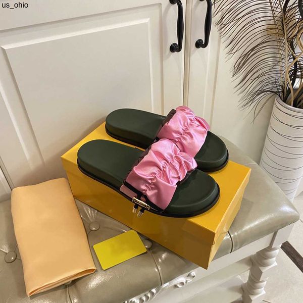 slippers designer shoes women slippers feel sandals letter printing loafers brown satin sandal silk rubber shoes flat platform slipper scarf, Black
slippers designer shoes women slippers feel sandals letter printing loafers brown satin sandal silk rubber shoes flat platform slipper scarf, Black