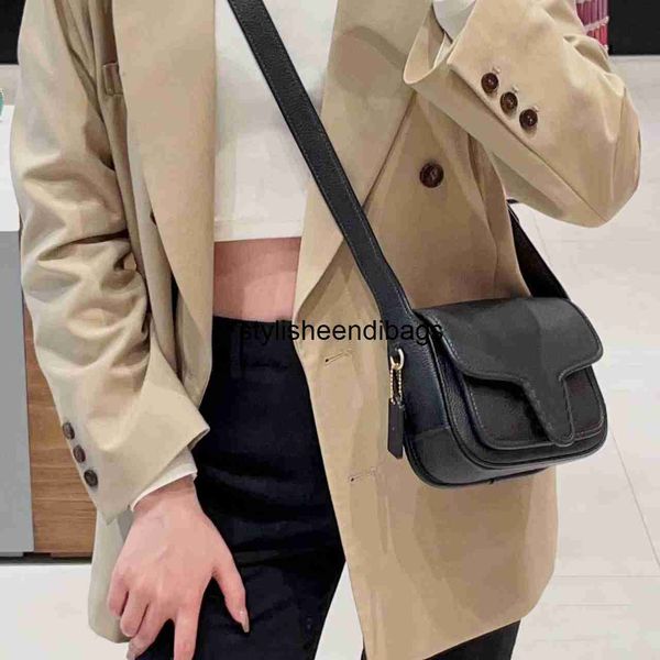 cross body womens chain messenger bag luxurys designers crossbody bags women fashion genuine leather shoulder bag totes purse lady handbags
cross body womens chain messenger bag luxurys designers crossbody bags women fashion genuine leather shoulder bag totes purse lady handbags