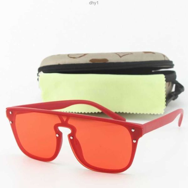 new square fashion sunglasses for men women black frame silver mirror flower letter lens driving brand sun glasses outdoor sports eyewear wi, White;black
new square fashion sunglasses for men women black frame silver mirror flower letter lens driving brand sun glasses outdoor sports eyewear wi, White;black