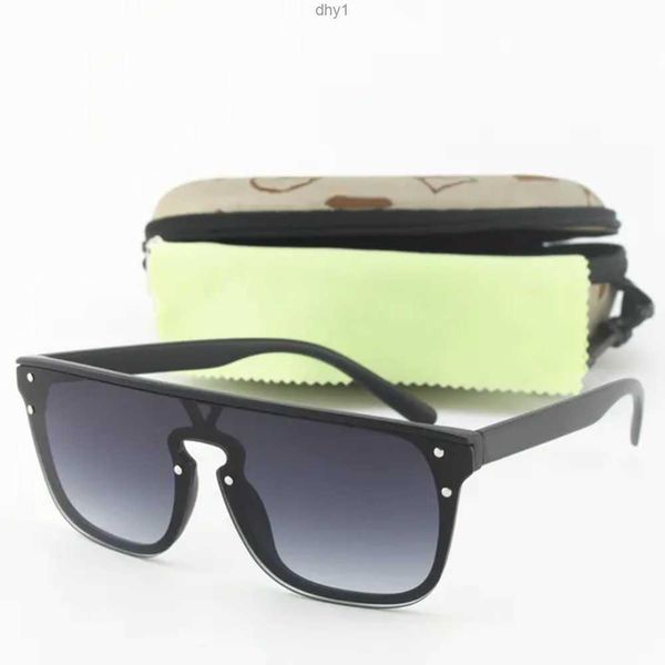 new square fashion sunglasses for men women black frame silver mirror flower letter lens driving brand sun glasses outdoor sports eyewear wi, White;black
new square fashion sunglasses for men women black frame silver mirror flower letter lens driving brand sun glasses outdoor sports eyewear wi, White;black