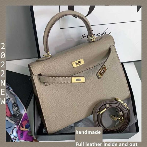 factory wholesale custom 2022 new the second generation mini casual bag women's genuine leather messenger
factory wholesale custom 2022 new the second generation mini casual bag women's genuine leather messenger