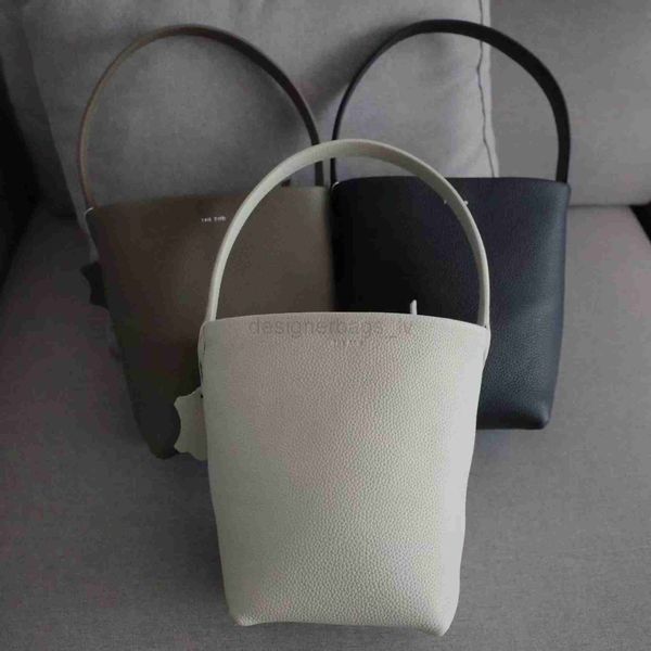 quality genuine high leather tote bag the row designer bucket bag luxury shoulder bag fashion messenger bag wallet
quality genuine high leather tote bag the row designer bucket bag luxury shoulder bag fashion messenger bag wallet