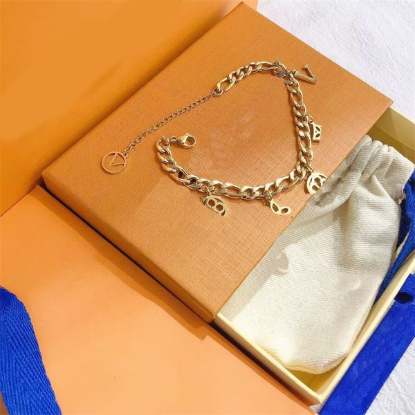 new fashionable classic bracelets women charm bangle 18k gold plated stainless steel crystal diamond lovers gifts wristband cuff chain desig, Golden;silver
new fashionable classic bracelets women charm bangle 18k gold plated stainless steel crystal diamond lovers gifts wristband cuff chain desig, Golden;silver