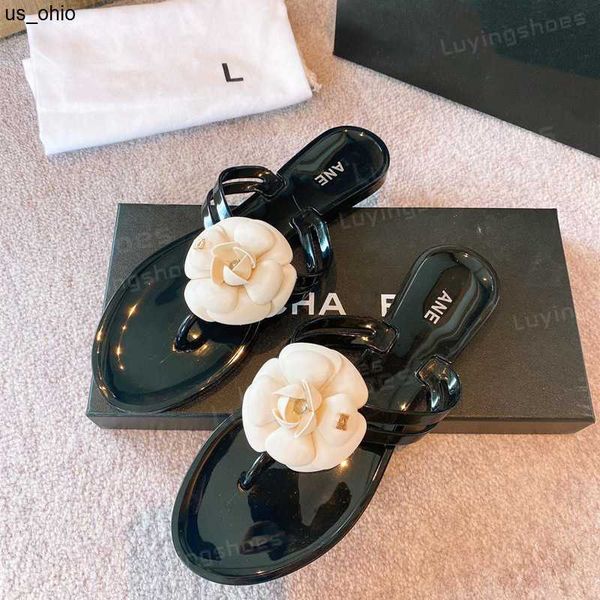 slippers 2023 fashion women slipper designer sandals black white channel camellia flower rubber flip flops luxury summer beach out shoes j23
slippers 2023 fashion women slipper designer sandals black white channel camellia flower rubber flip flops luxury summer beach out shoes j23